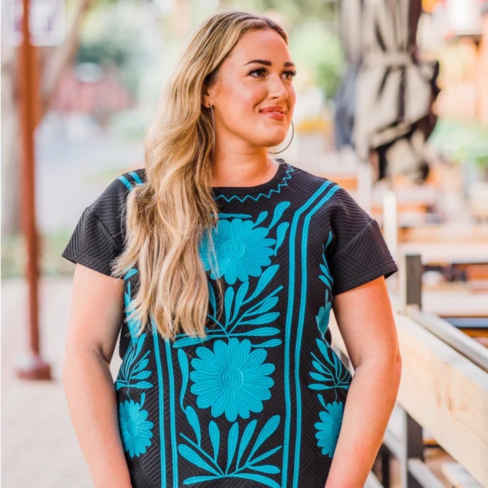 Annie Oakley Embroidered Black and Blue Graphic Boutique Blouse